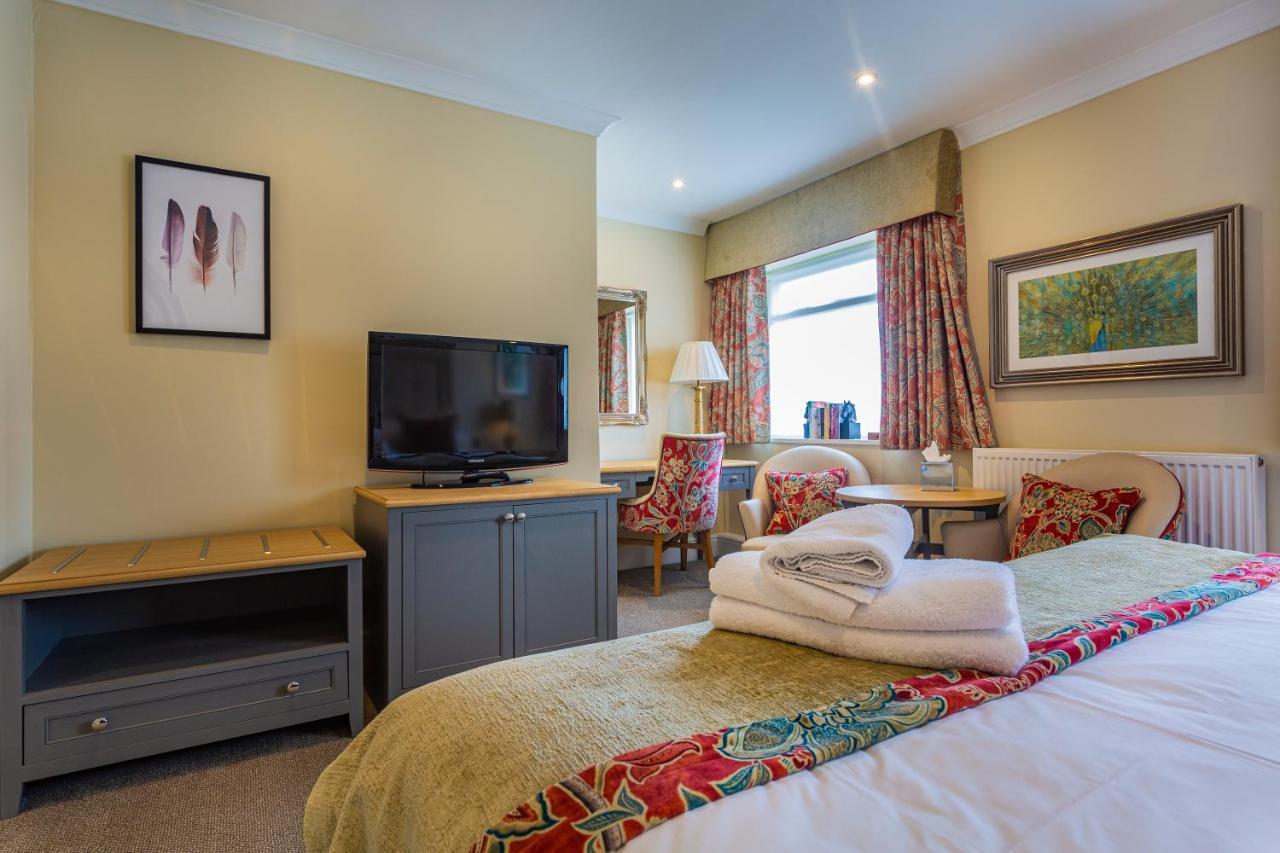 The Talbot Hotel, Oundle , Near Peterborough ภายนอก รูปภาพ