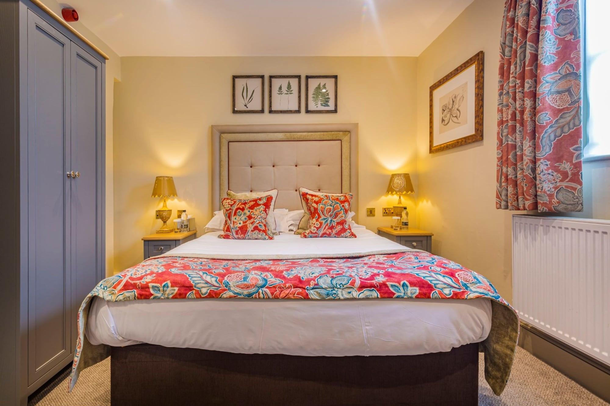 The Talbot Hotel, Oundle , Near Peterborough ภายนอก รูปภาพ