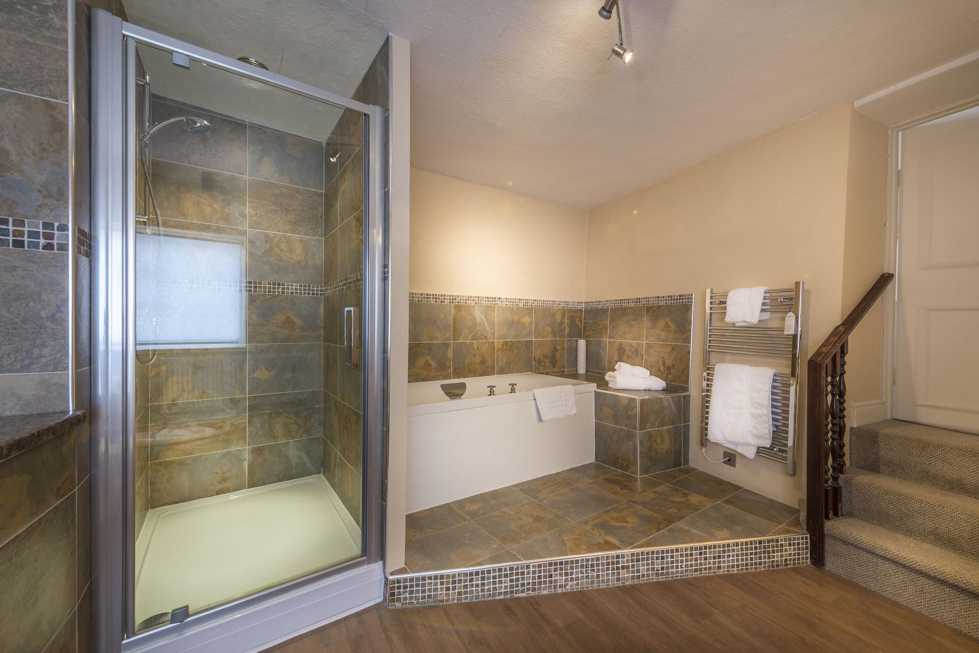 The Talbot Hotel, Oundle , Near Peterborough ภายนอก รูปภาพ