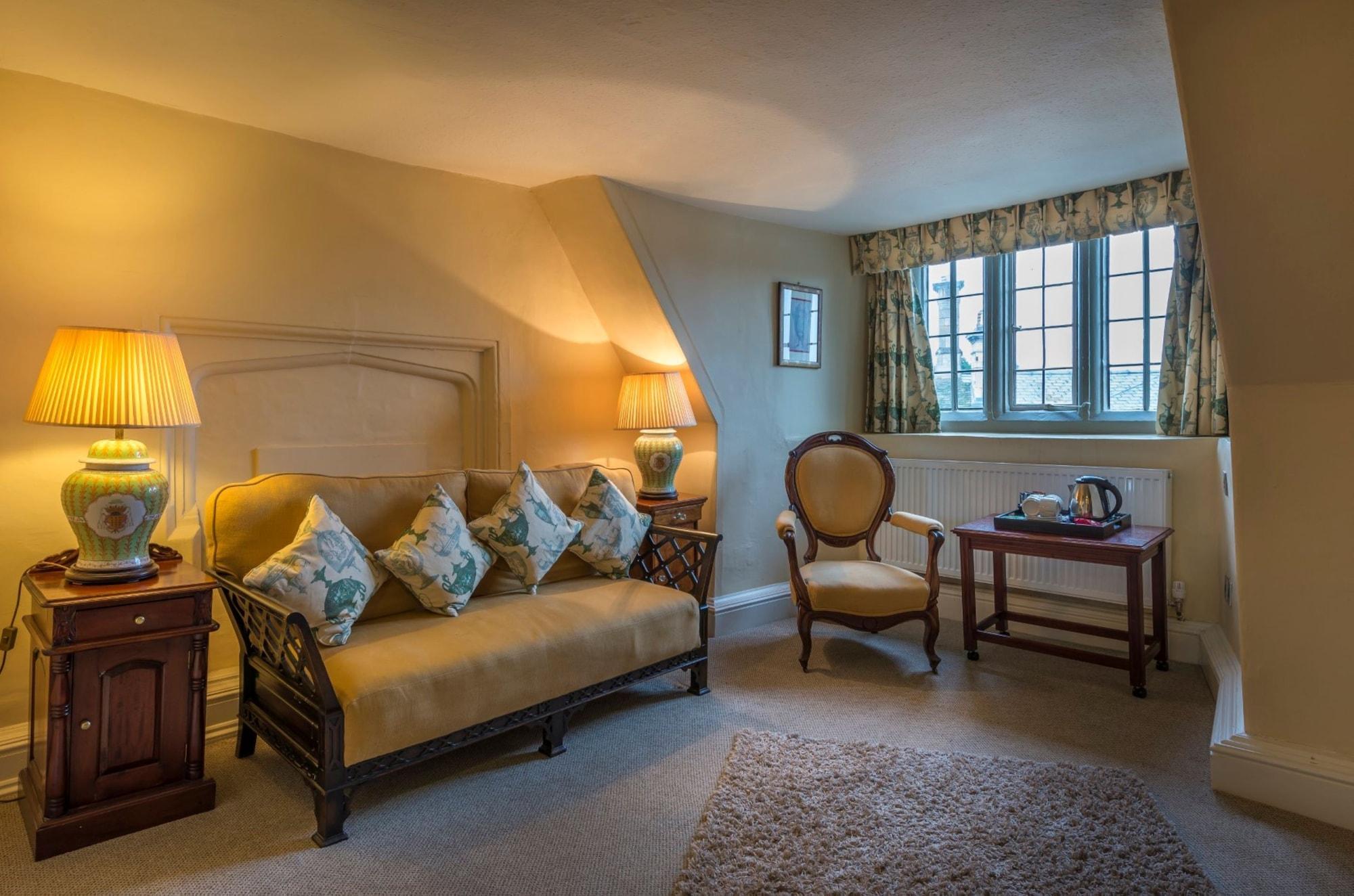 The Talbot Hotel, Oundle , Near Peterborough ภายนอก รูปภาพ