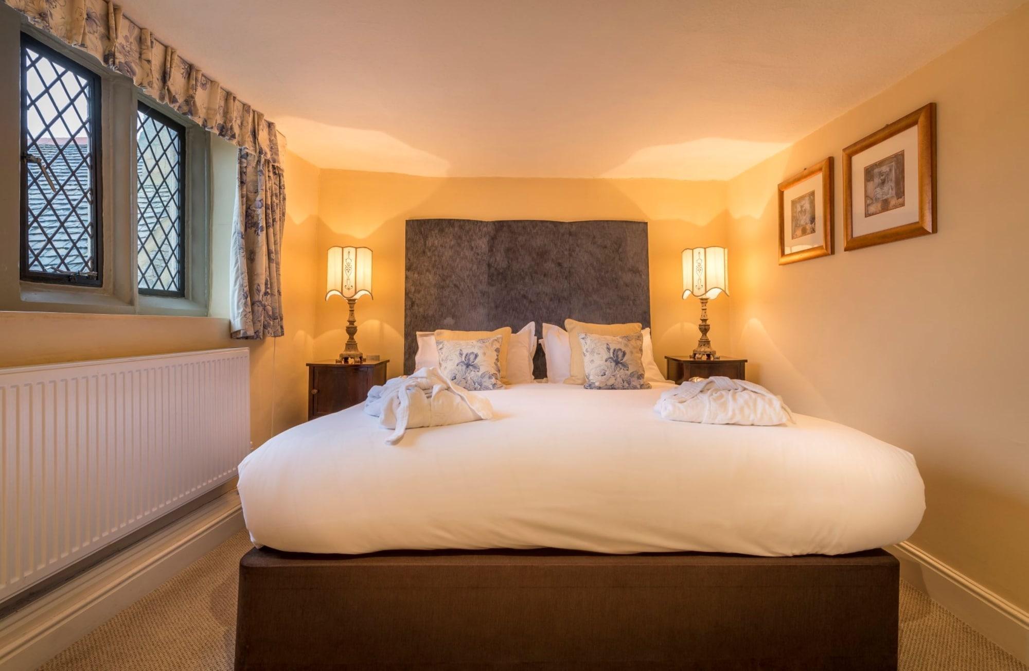 The Talbot Hotel, Oundle , Near Peterborough ภายนอก รูปภาพ