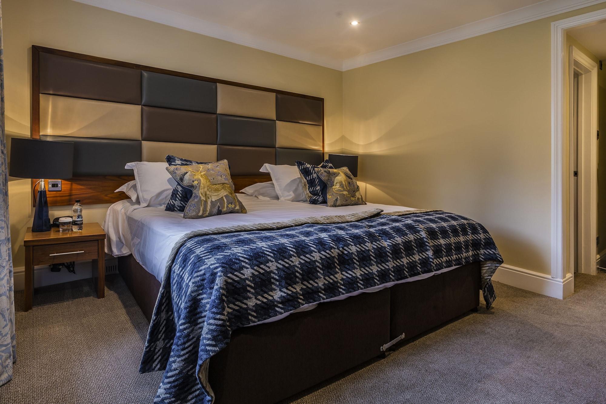 The Talbot Hotel, Oundle , Near Peterborough ภายนอก รูปภาพ