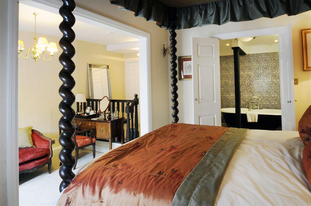 The Talbot Hotel, Oundle , Near Peterborough ภายนอก รูปภาพ