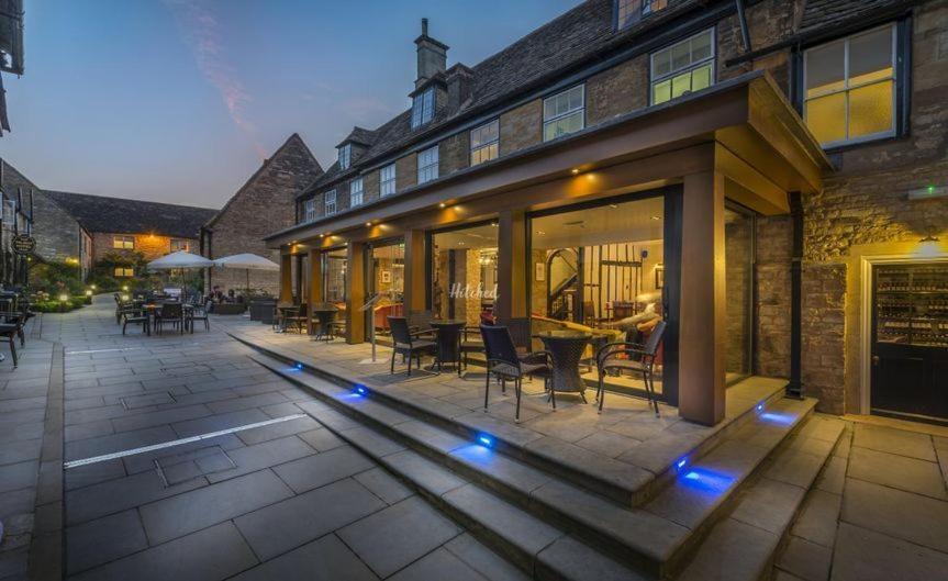 The Talbot Hotel, Oundle , Near Peterborough ภายนอก รูปภาพ