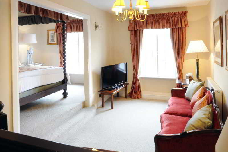 The Talbot Hotel, Oundle , Near Peterborough ภายนอก รูปภาพ