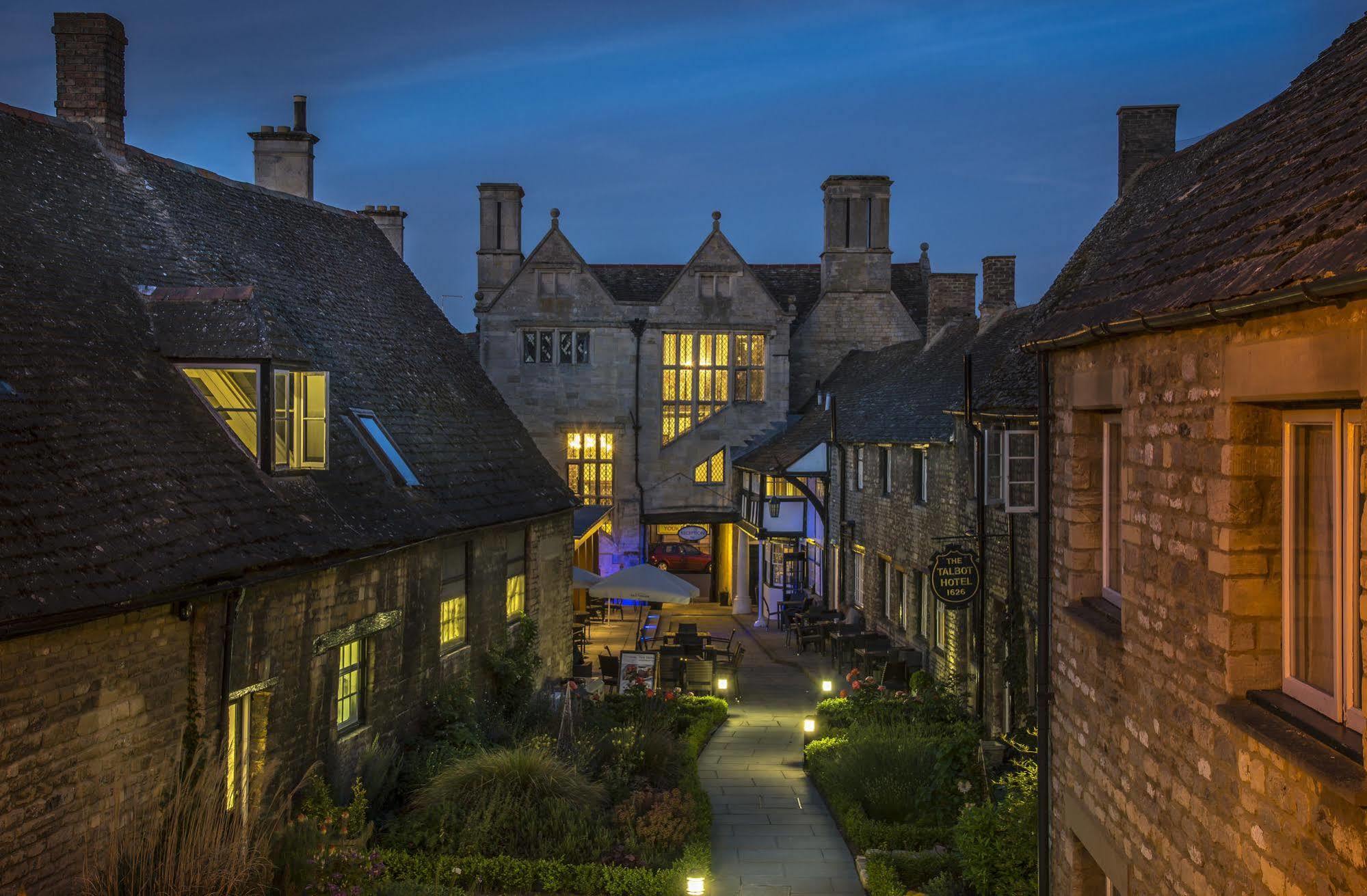 The Talbot Hotel, Oundle , Near Peterborough ภายนอก รูปภาพ